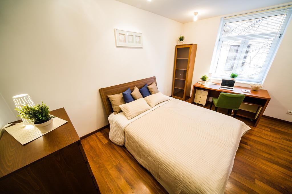 Wawel Cracow Old City Apartments - Friendhouse Apartments Krakow Luaran gambar