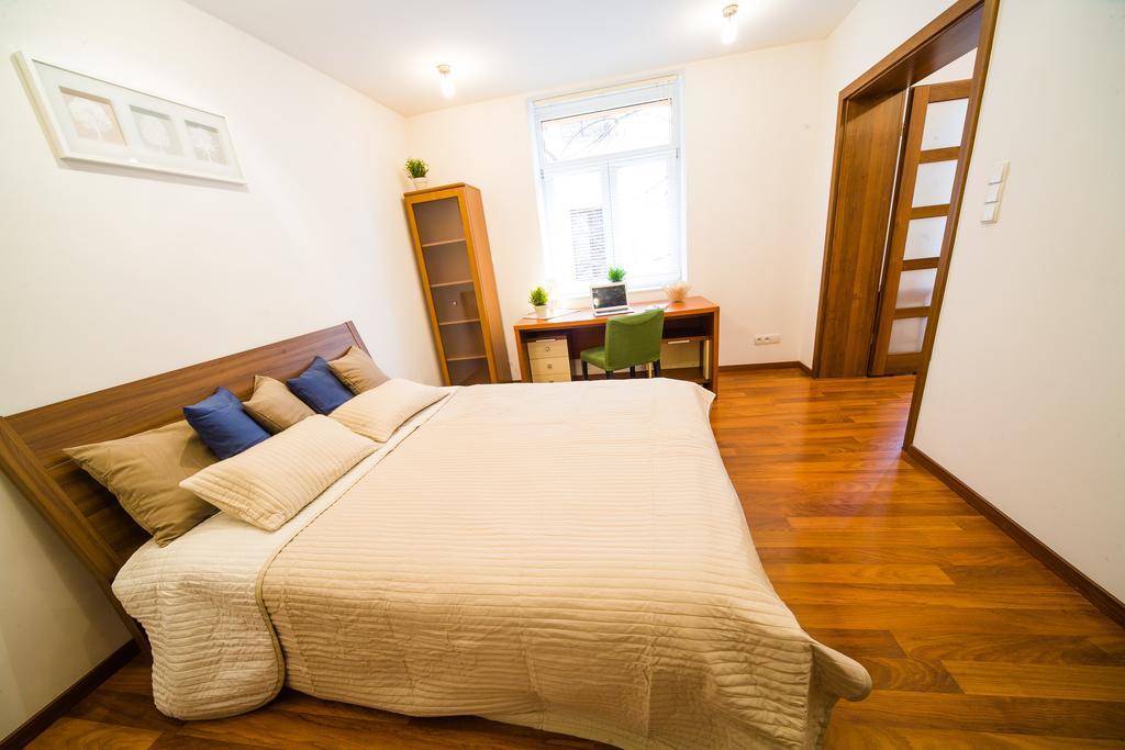 Wawel Cracow Old City Apartments - Friendhouse Apartments Krakow Luaran gambar